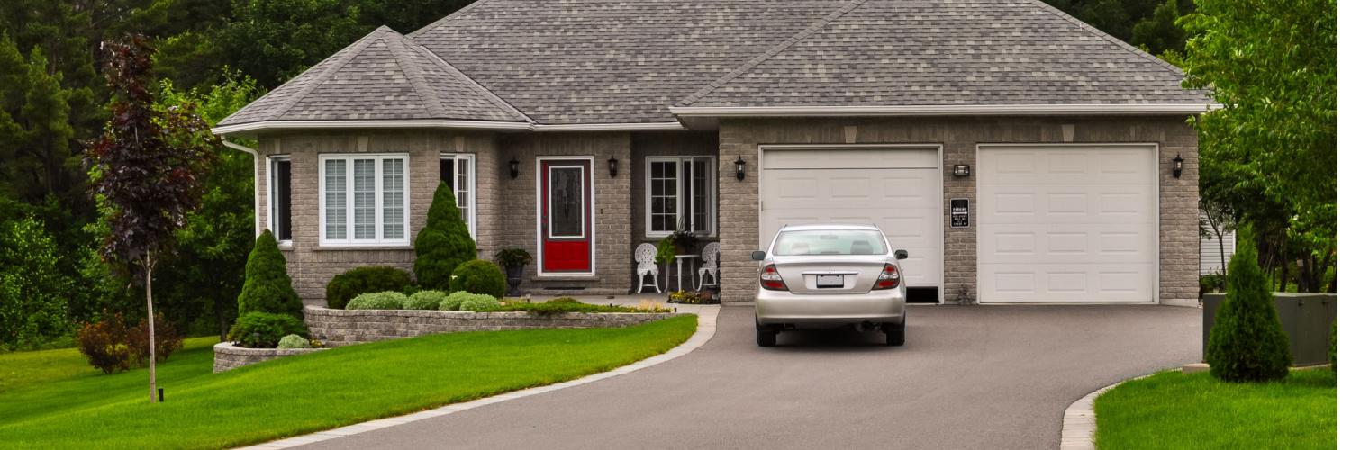 Driveway Cleaning and Power Washing Lake St. Louis, MO | Commercial and Residential Driveway Power Washing