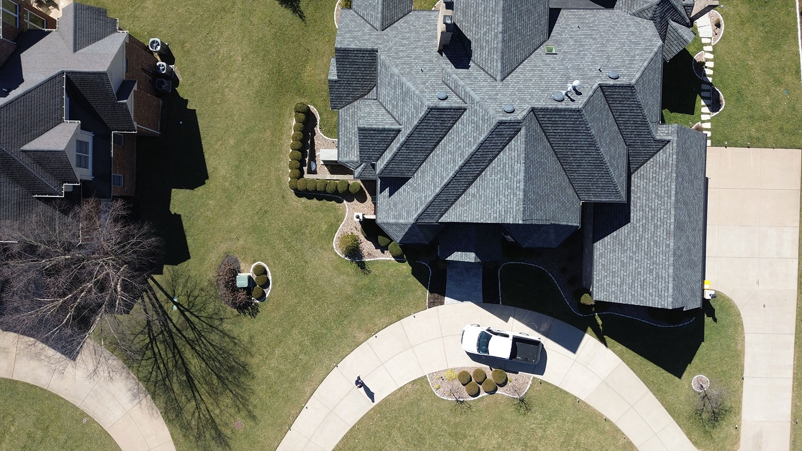 Driveway Cleaning in St. Louis, MO | Residential Power Washing Company Near Me | CleanPro