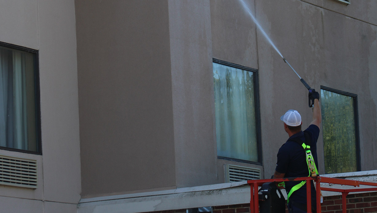 Hotel exterior cleaning contractors for Washington Park, IL