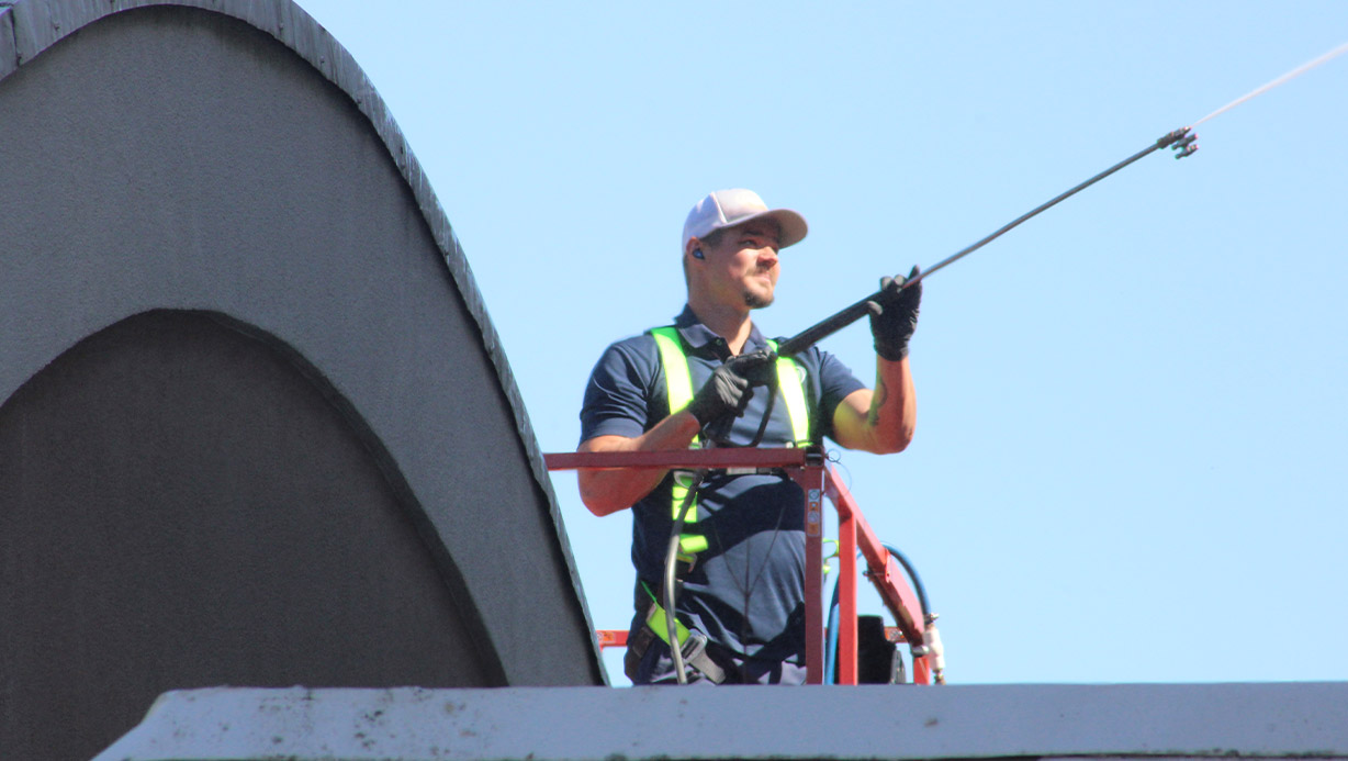 CleanPro's experienced hotel exterior cleaning contractors